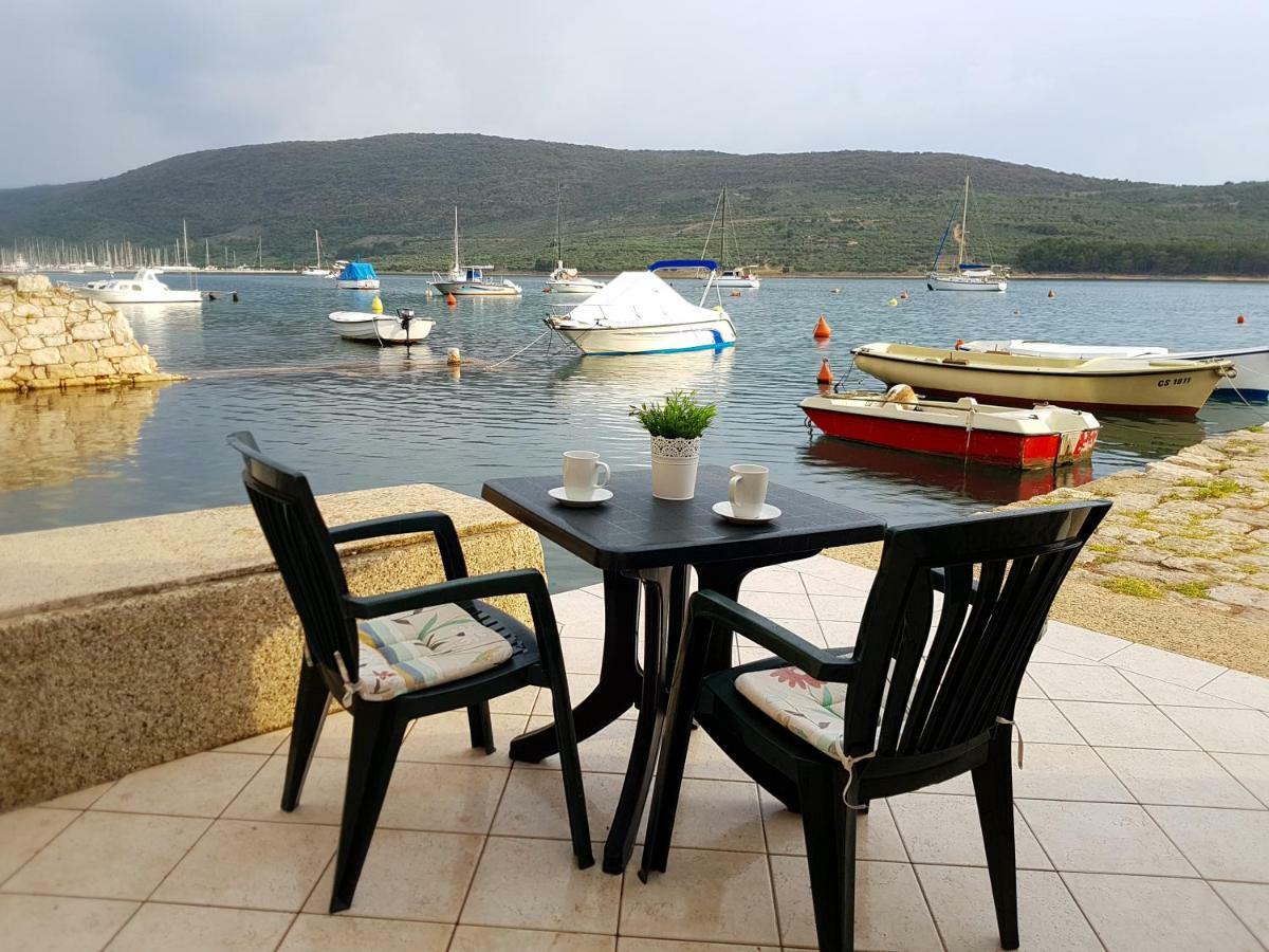 Cres View Apartments Luaran gambar