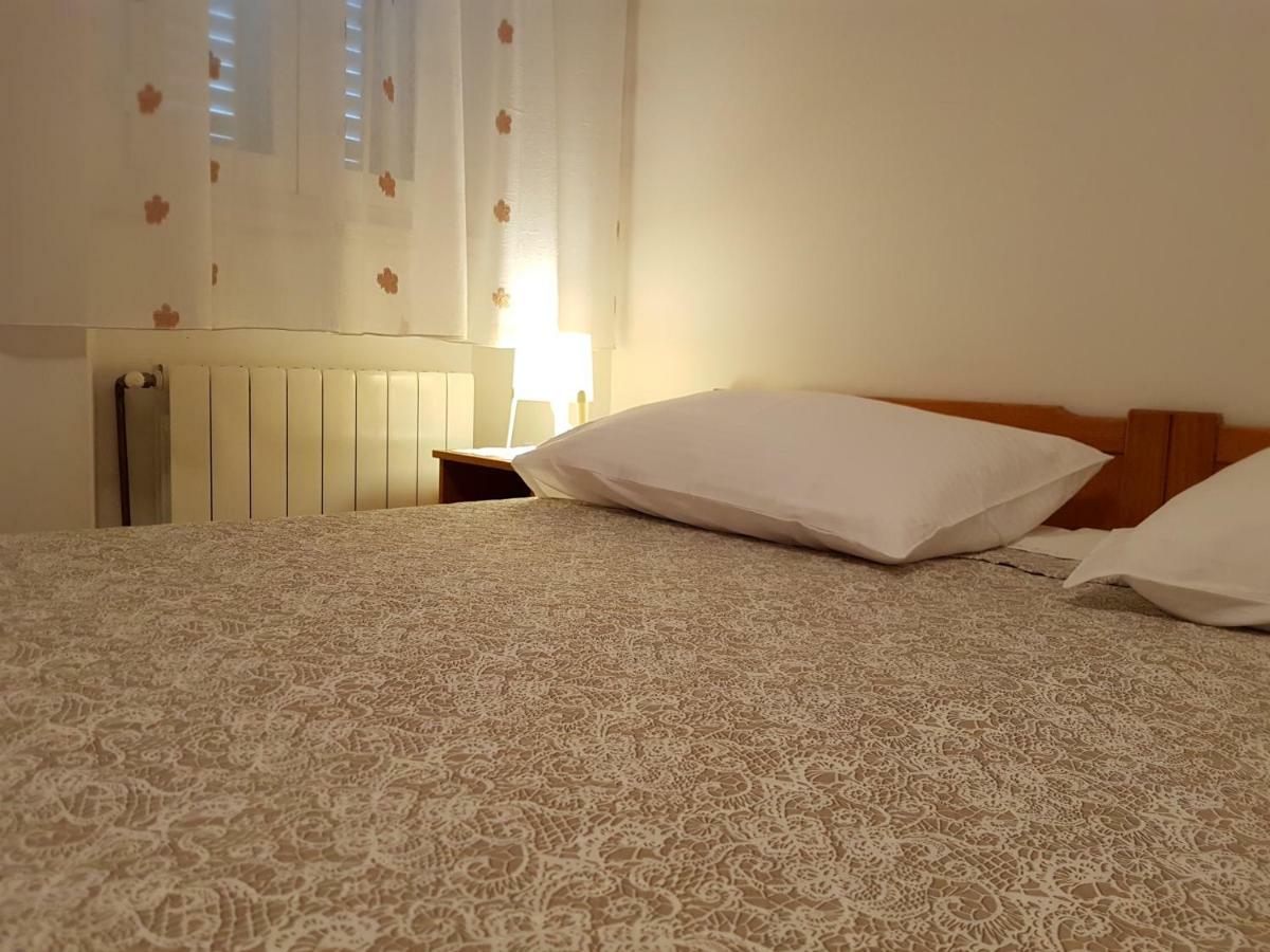 Cres View Apartments Luaran gambar