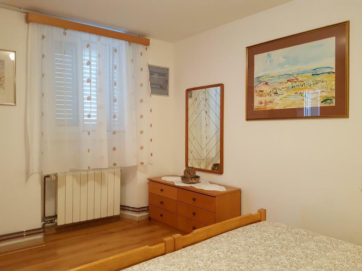 Cres View Apartments Luaran gambar