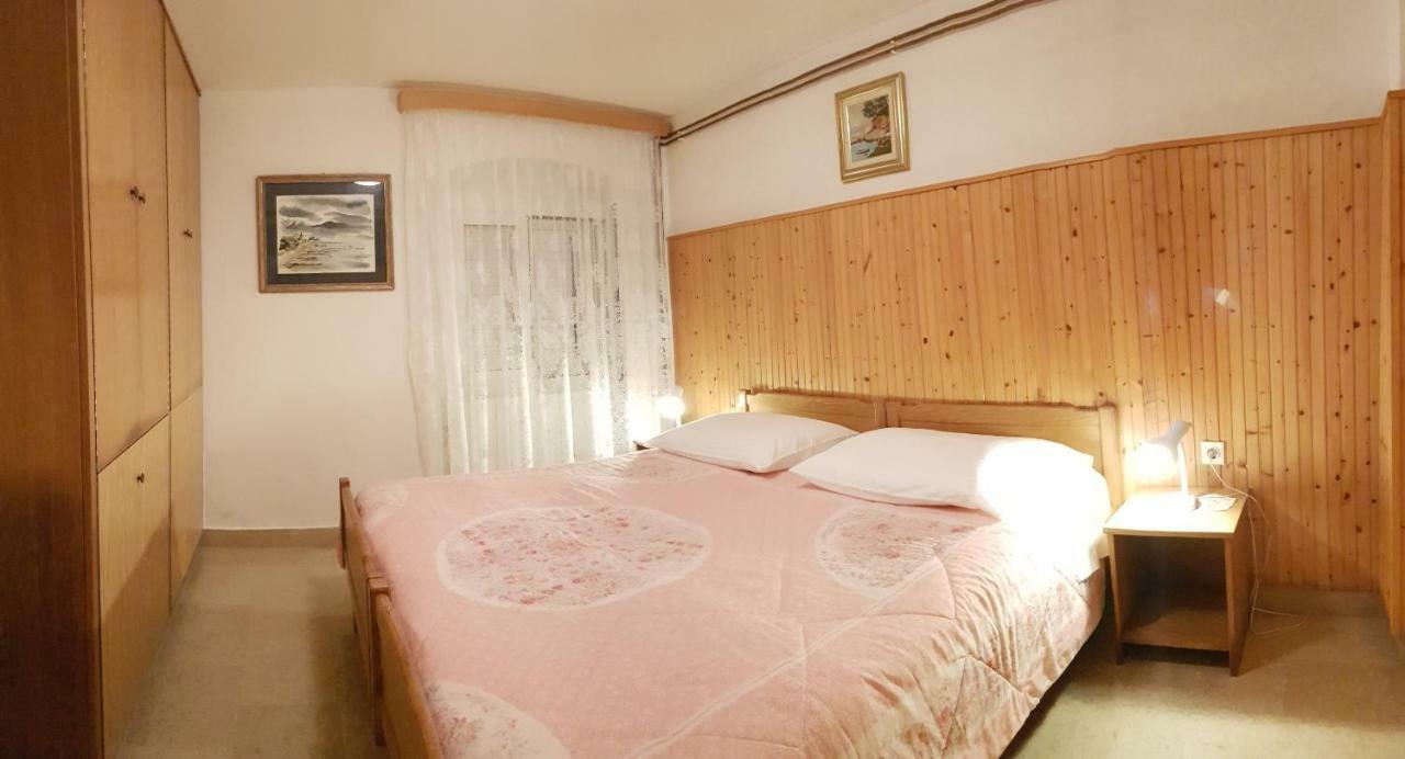 Cres View Apartments Luaran gambar