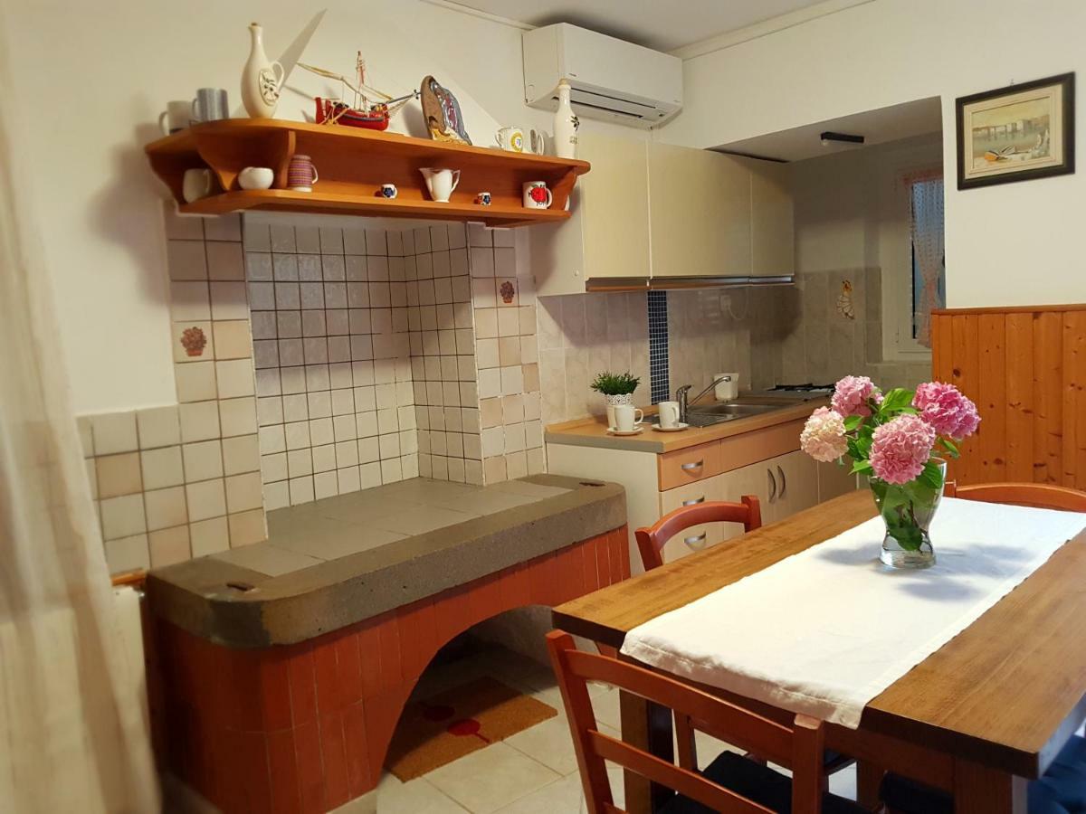 Cres View Apartments Luaran gambar