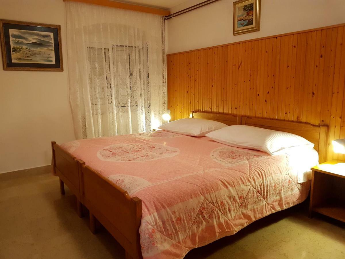 Cres View Apartments Luaran gambar