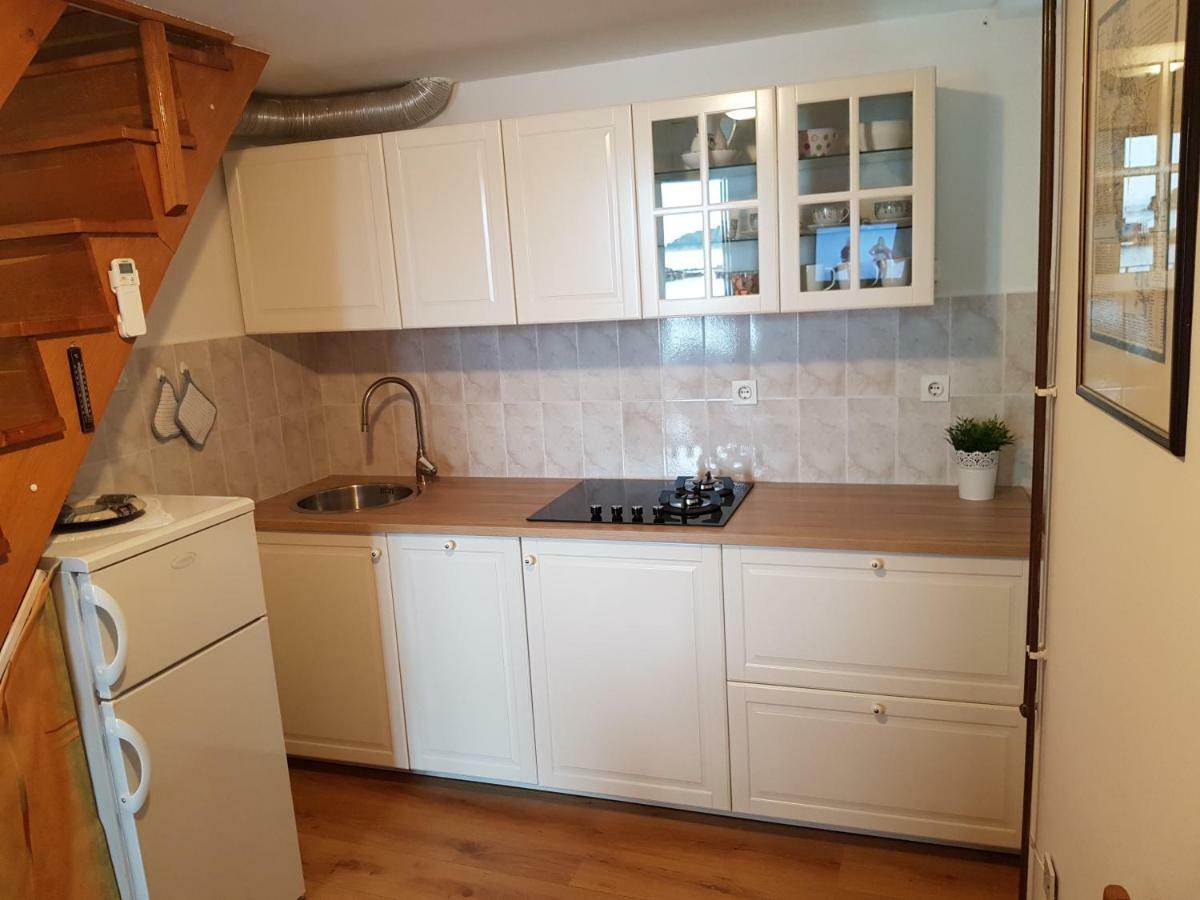 Cres View Apartments Luaran gambar
